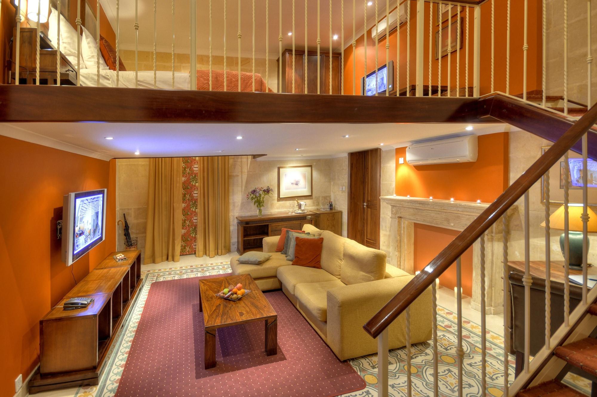 Ax Palazzo Capua Hotel Слима Екстериор снимка