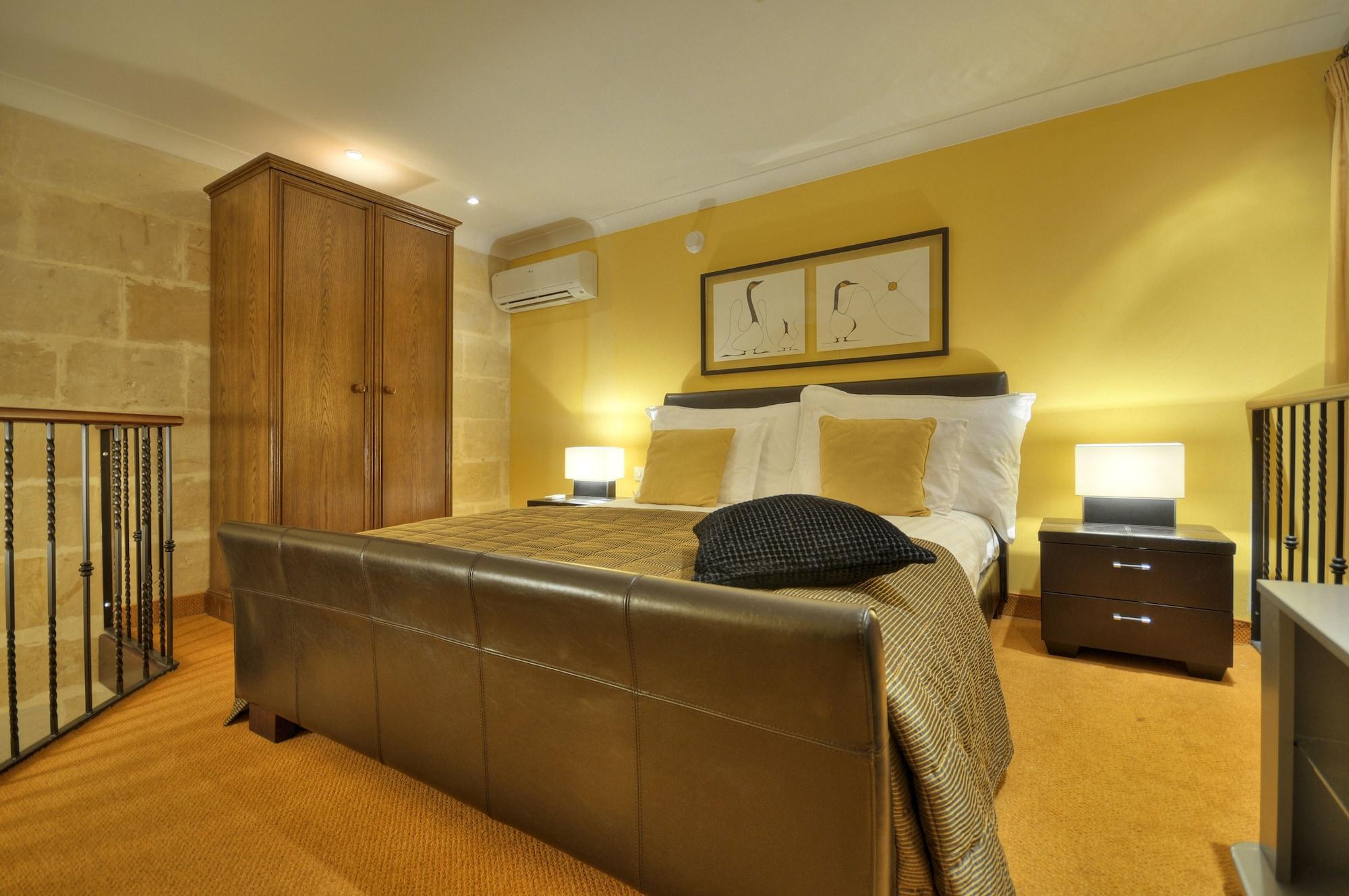 Ax Palazzo Capua Hotel Слима Екстериор снимка