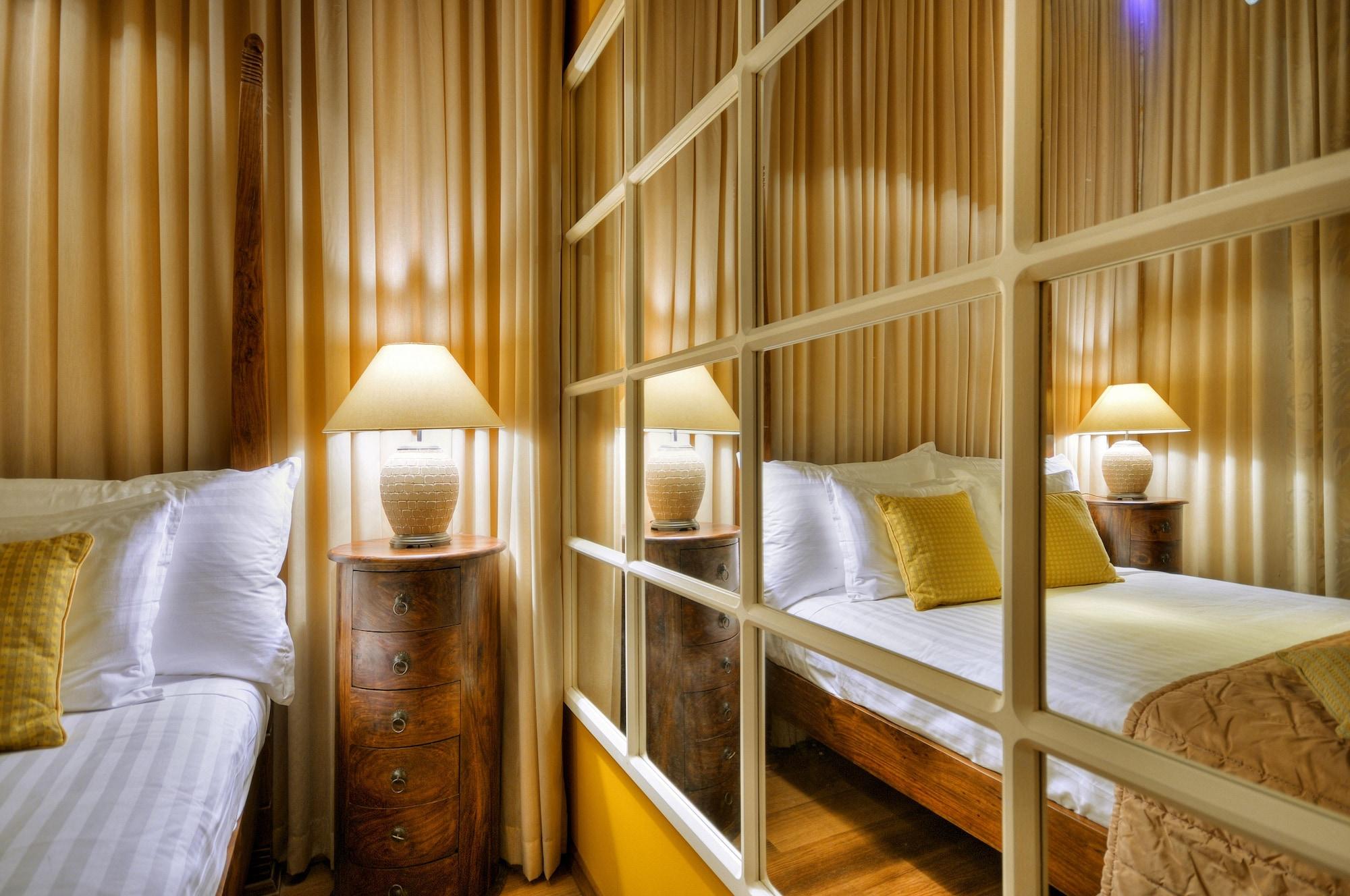 Ax Palazzo Capua Hotel Слима Екстериор снимка