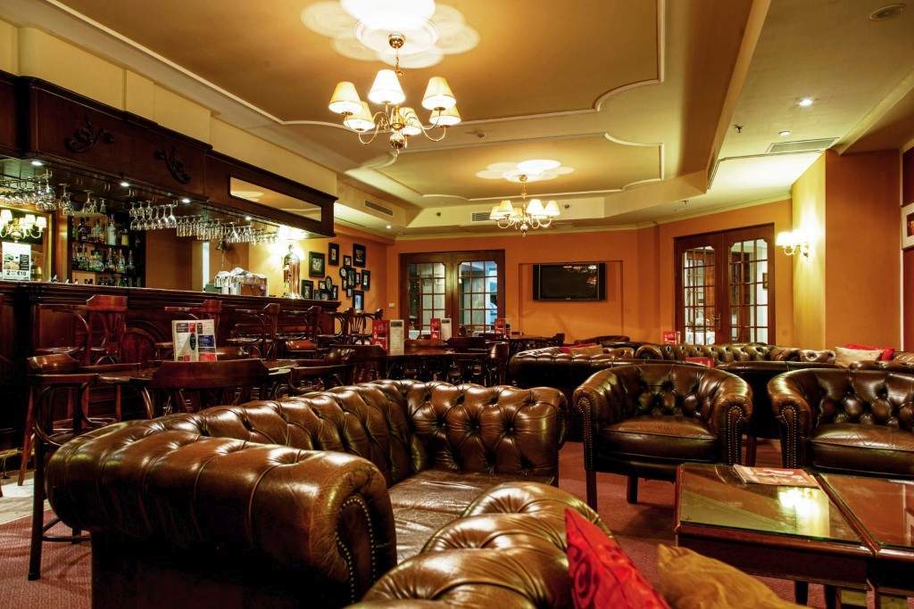 Ax Palazzo Capua Hotel Слима Екстериор снимка