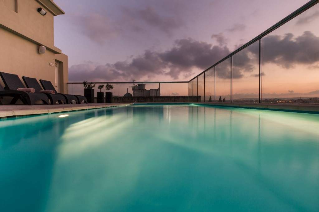 Ax Palazzo Capua Hotel Слима Екстериор снимка