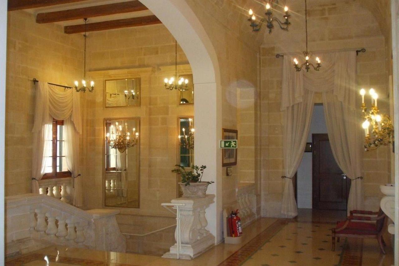 Ax Palazzo Capua Hotel Слима Екстериор снимка