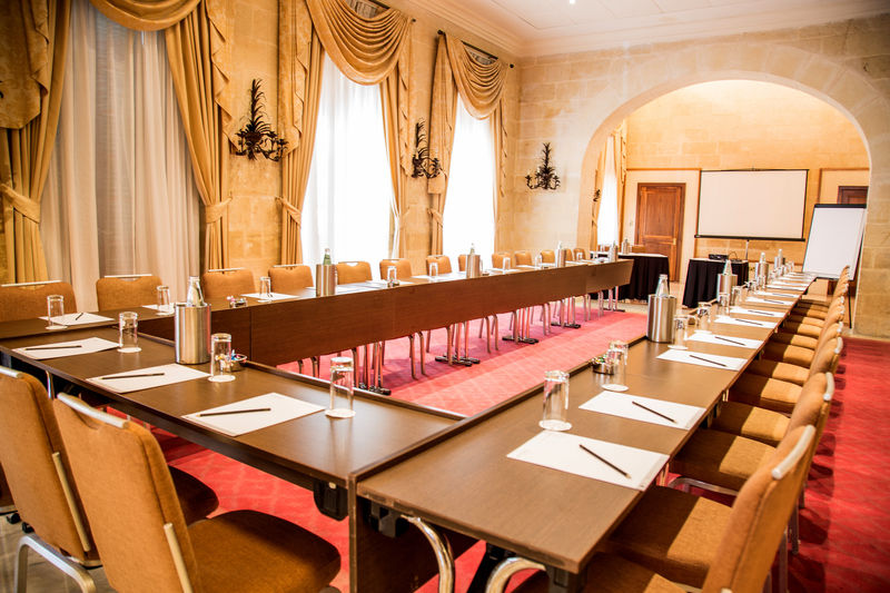 Ax Palazzo Capua Hotel Слима Екстериор снимка