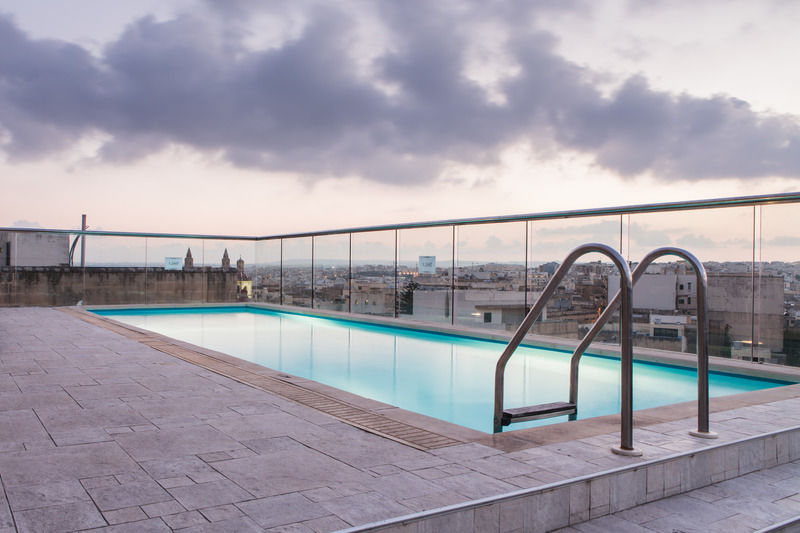 Ax Palazzo Capua Hotel Слима Екстериор снимка